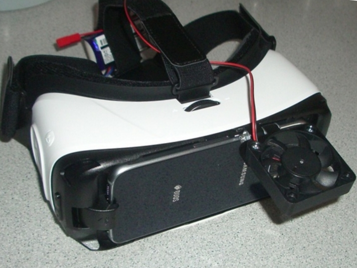 Крепление для вентилятора на шлем виртуальной реальности Gear VR
