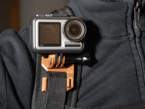Крепление экшн камеры DJI Osmo Action (GoPro) к рюкзаку